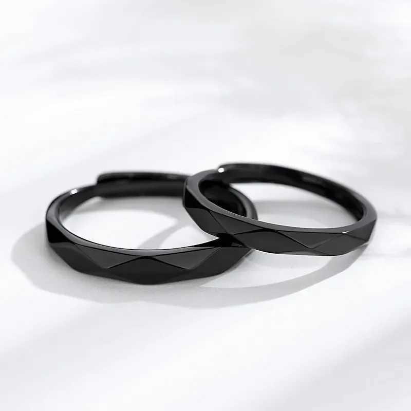 Fashion Simple Couple Ring Black White Lozenge Rings Adjustable Open Jewelry for Women Men Valentines Wedding Anniversary Gifts W250207