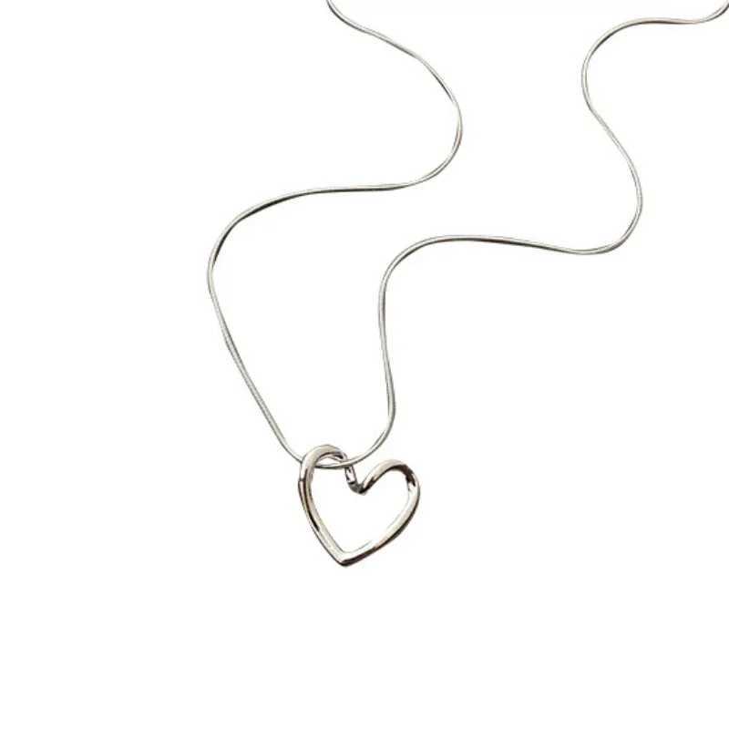 Stainless Steel Silver Love Heart Pendant Necklace New Trend Simple and Elegant Party Jewelry Birthday Gift W240911