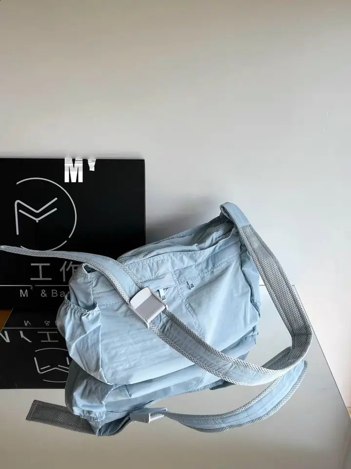 nylon bag ultra light splash proof fashionable summer shoulder handbag solid color and cross body unisex 240910