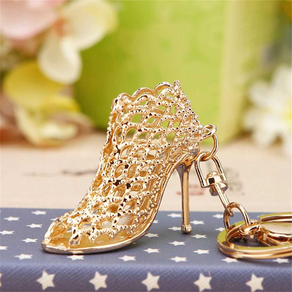 Creative highheeled shoe shape keychain luxury rhinestone crystal shoe keychain suitable for women and girls handbag mobile phone pendant jewelry acce