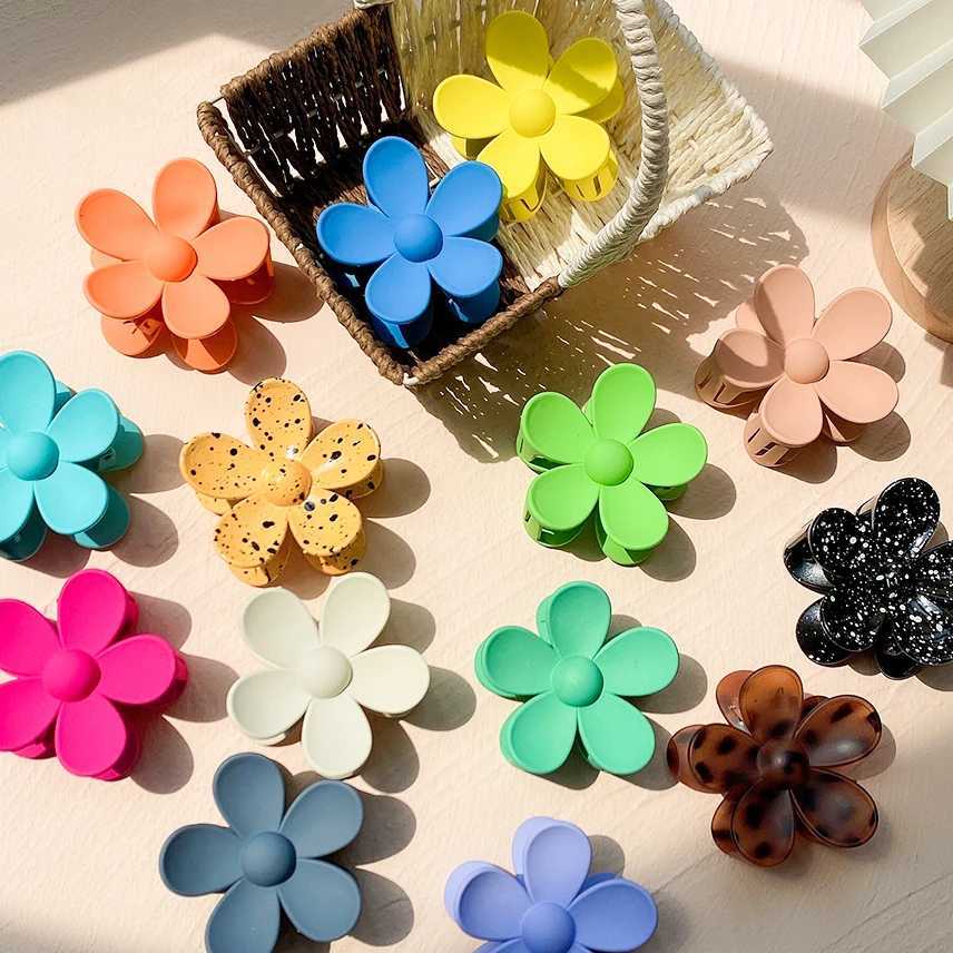 2024 Korea Flower Shape Hair Claw Clip for Women Girls Barrette Crab Hair Clips Ponytail Hairpins Bath Barrette Hair AccessoriesX240912