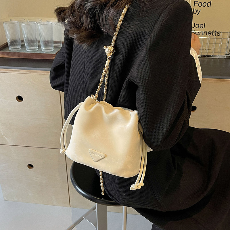 New designer backpack 2024 New Fashionable Texture Korean Edition Solid Color Simple Fashion Versatile Single Shoulder Crossbody Bucket Bag