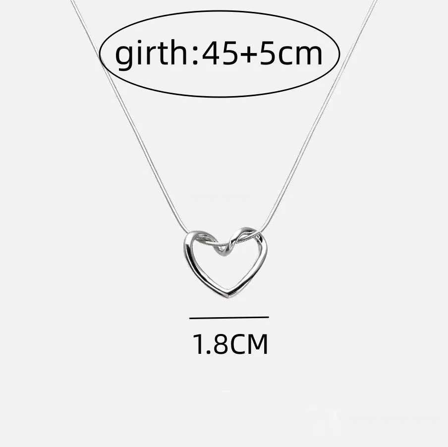 Stainless Steel Silver Love Heart Pendant Necklace New Trend Simple and Elegant Party Jewelry Birthday Gift W240911