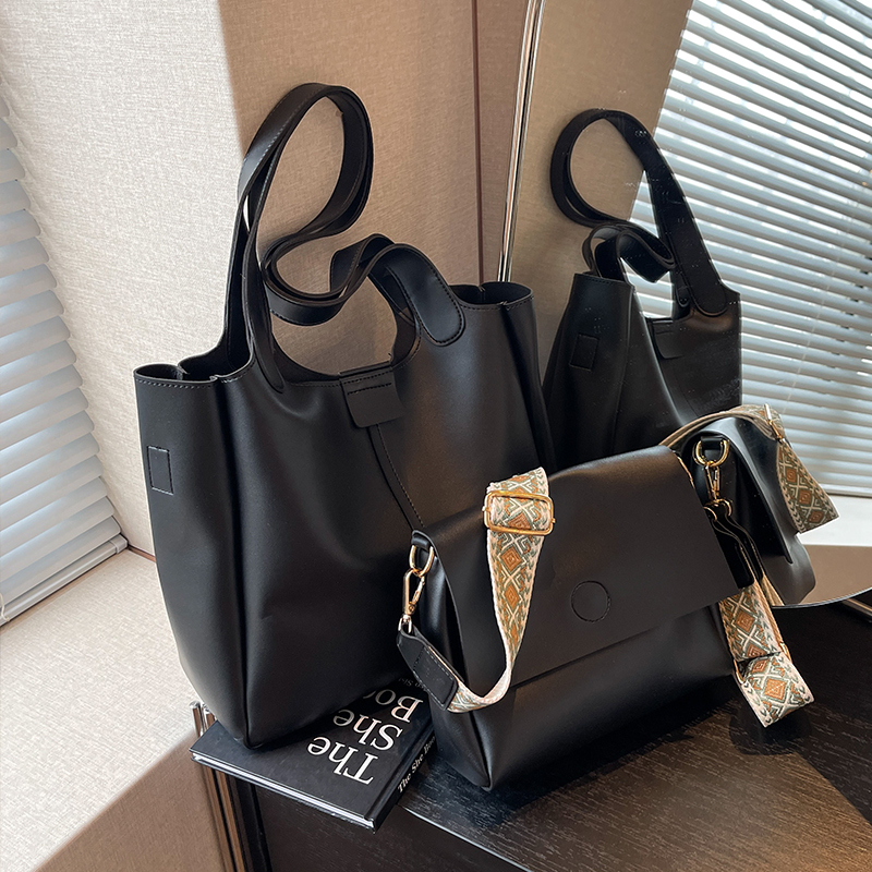 New Fashion Korean Handbag - hot Trendy Texture Wide Strap Large Capacity Tote Bag