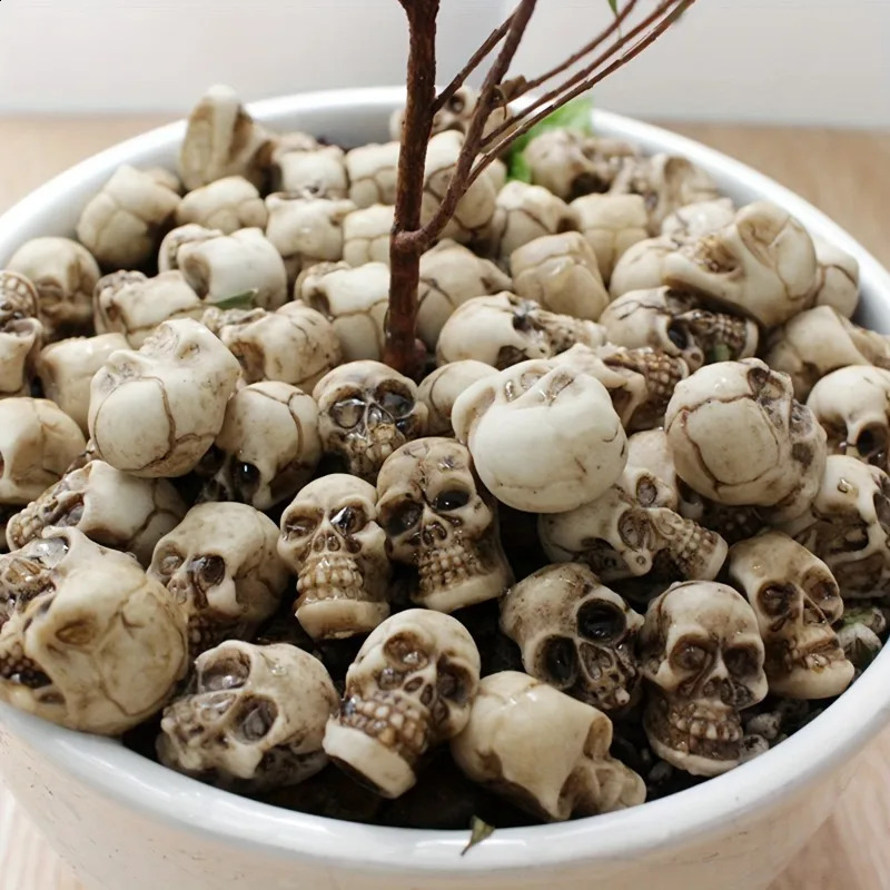 20pcs Mini Skulls Halloween Garden Decoration Bonsai Courtyard Ornam Small Skeleton Head Flowerpot Decor Realistic Skull Crafts 240904