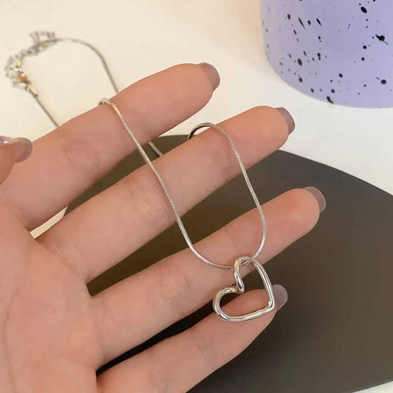 Stainless Steel Silver Love Heart Pendant Necklace New Trend Simple and Elegant Party Jewelry Birthday Gift W240911