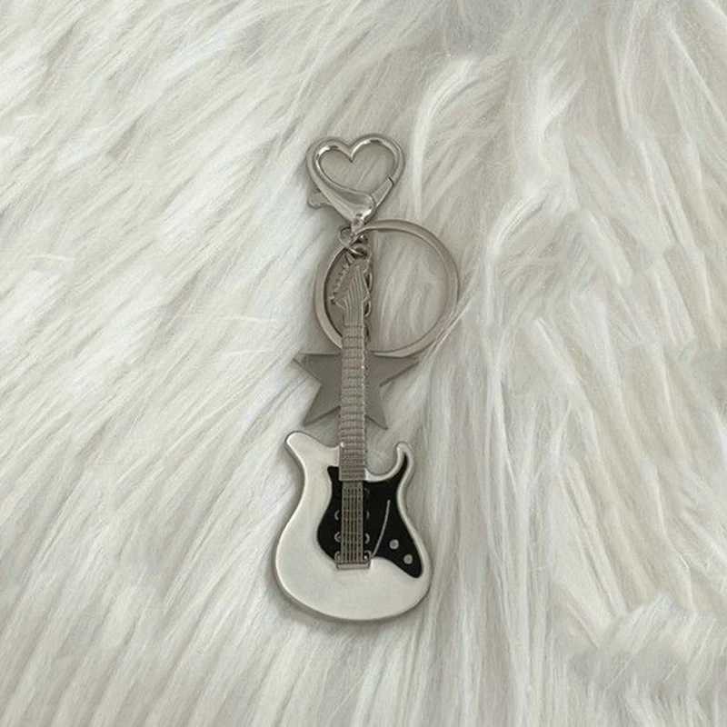Rock Punk Y2k Guitar Love Heart Star Keychain Mens Cute Cool Fashion Pendant Keychain Retro Accessories Gift W240911