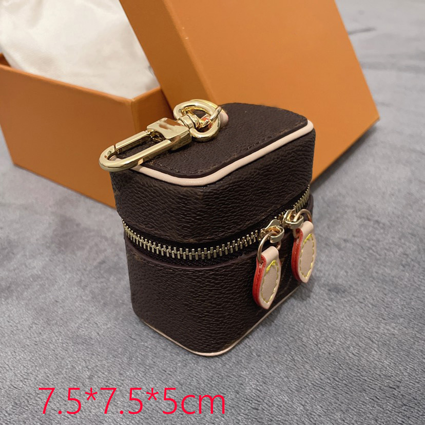 Keychain for Headphone Lipstick Model Key Chains & Ring Holder Presbya Designer Letter Keychains For Porte Clef Gift Men Women Car Bag Pendant Accessories