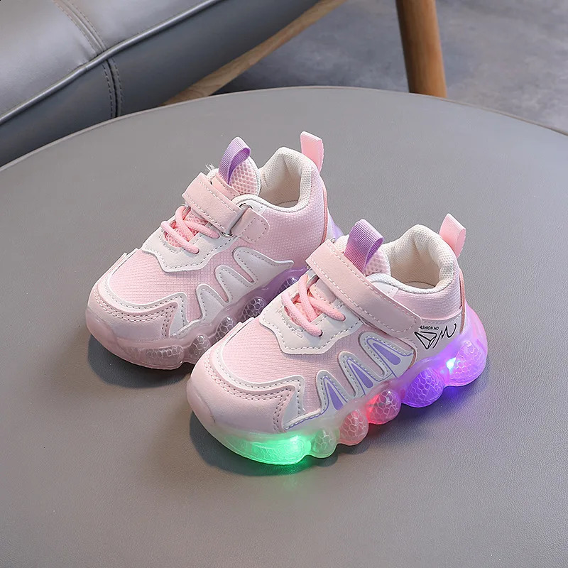 2024 new LED childrens luminous shoes baby luminous sports shoes boys and girls luminous running shoes childrens flat breathable mesh sports shoes 240