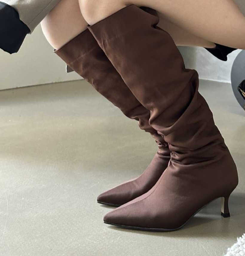 Autumn And Winter New Mid Heeled Slim Denim Blue Pile Boots With High Toe Slim Heel And Pleats Niche High-heeled Long Boots 240826
