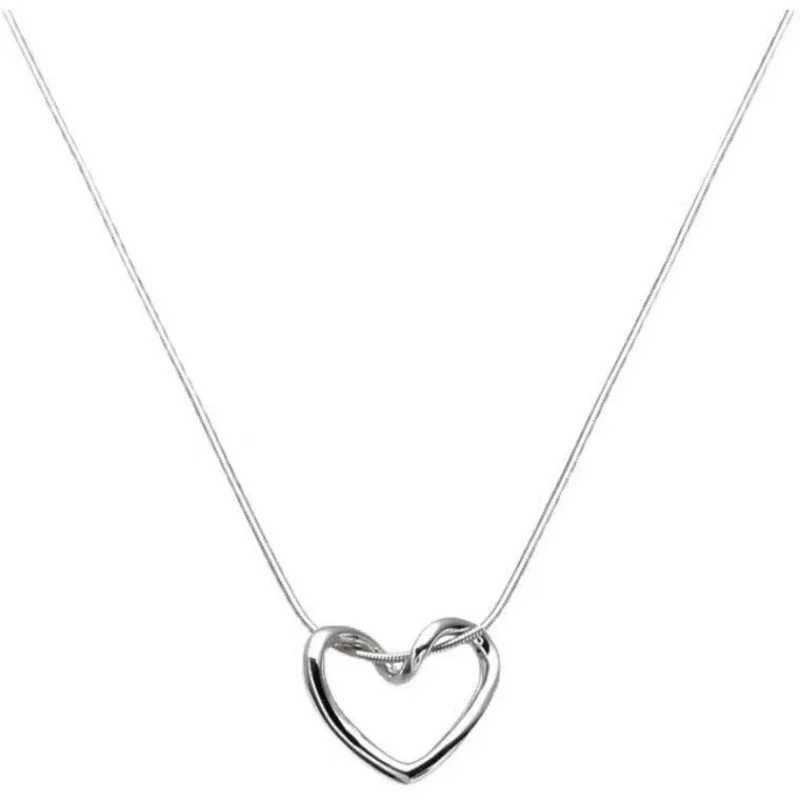 Stainless Steel Silver Love Heart Pendant Necklace New Trend Simple and Elegant Party Jewelry Birthday Gift W240911