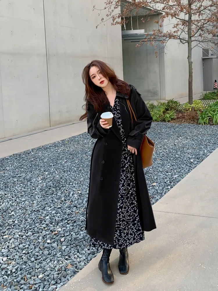 British style Spring and Autumn womens trench coat trendy and fashionable style medium length coat 240911