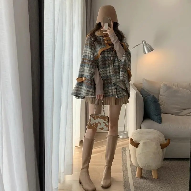 Retro winter womens plaid cape jacket artificial rabbit fur lapel thick shawl wool plaid shawl cardigan raincoat jacket top 240912