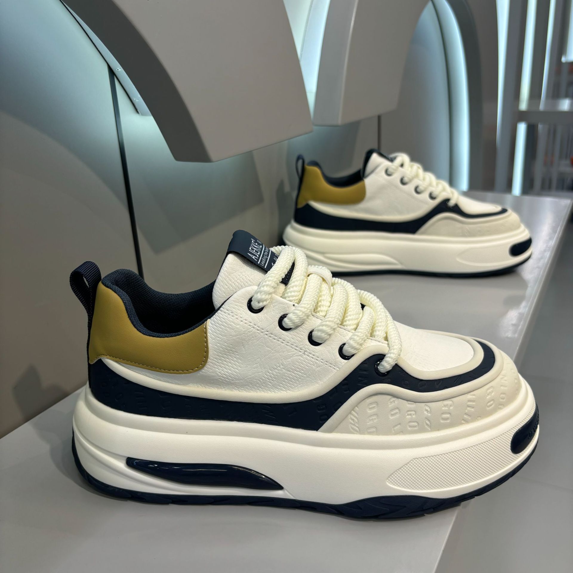 Ddmybear Trendy Men's Color Blocked Dad 2024 Fashionable Printed Versatile Height Increasing Lightweight Campus Trendy Casual Shoes Chinese Brand