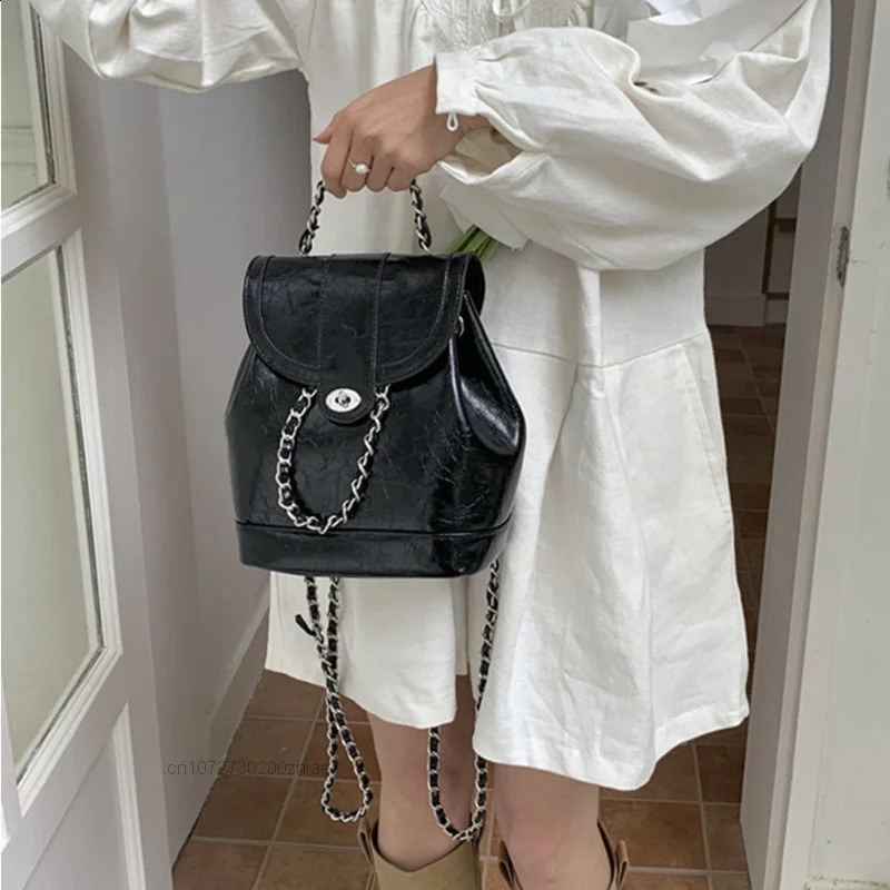 Retro Y2k bag womens Korean mini chain backpack womens Ins student oil wax leather bag travel bag fashion 240906