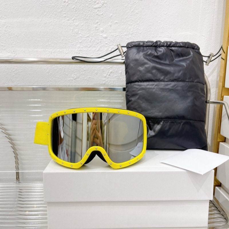 High-Quality Stylish Ski Goggles - Durable Snow Sports Eyewear for Men & Women - view 5