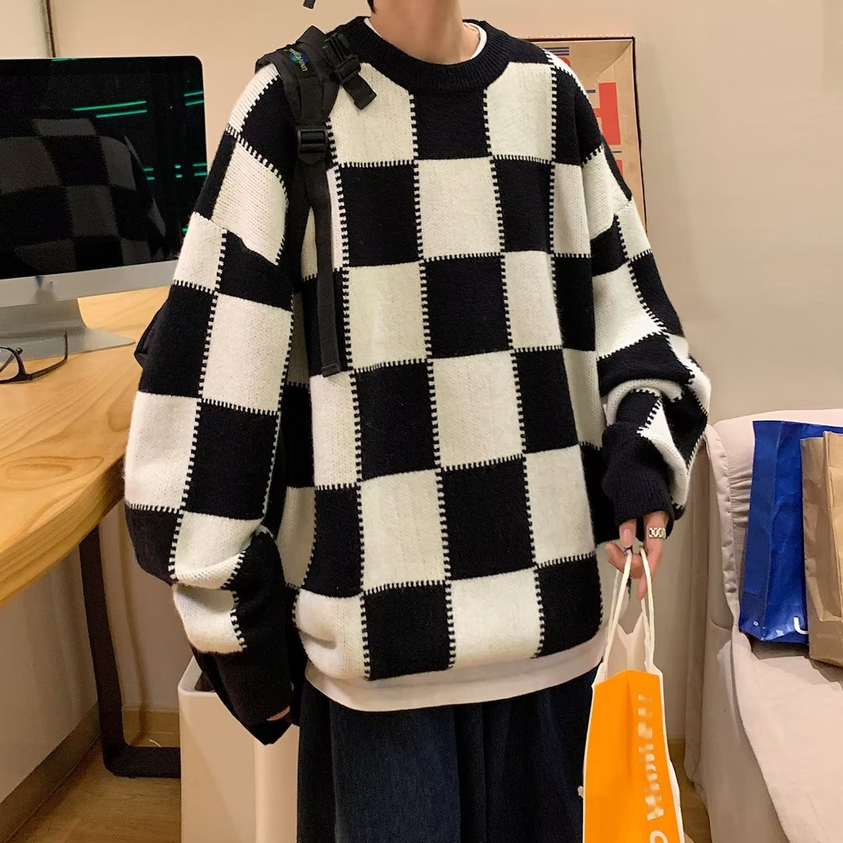 Men Sweaters Hong Kong style autumn and winter new checkered sweater mens round neck pullover knitted sweater Hong Kong style retro top Mens crew neck