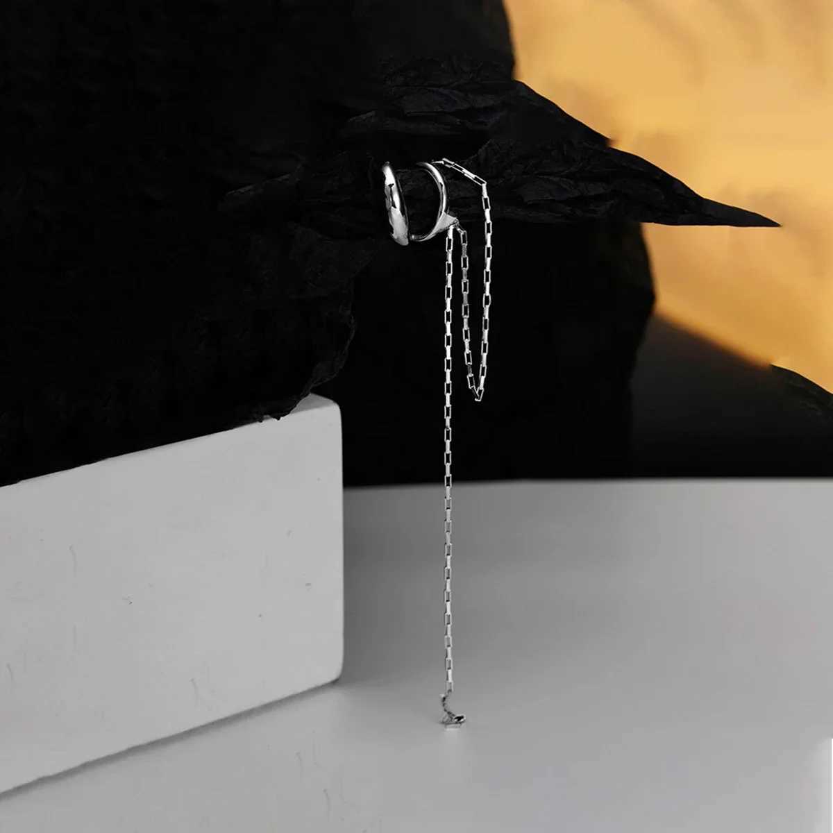 Platinum Letter C Earrings Tassel Chain Earrings Cuffs False Perforated Artificial Ear Clips Womens Korean Fashion JewelryX240913
