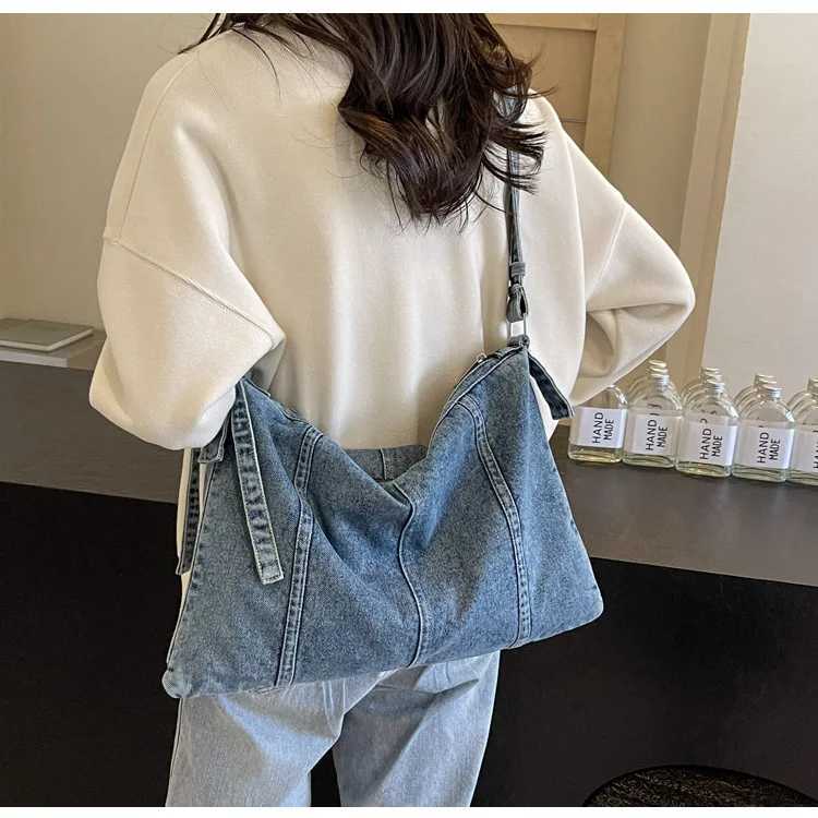 Denim Messenger Bag for Women Fashion Shoulder Bags Chic Hobo Casual Crossbody Outdoor Travel Tote Women s 2024 240913