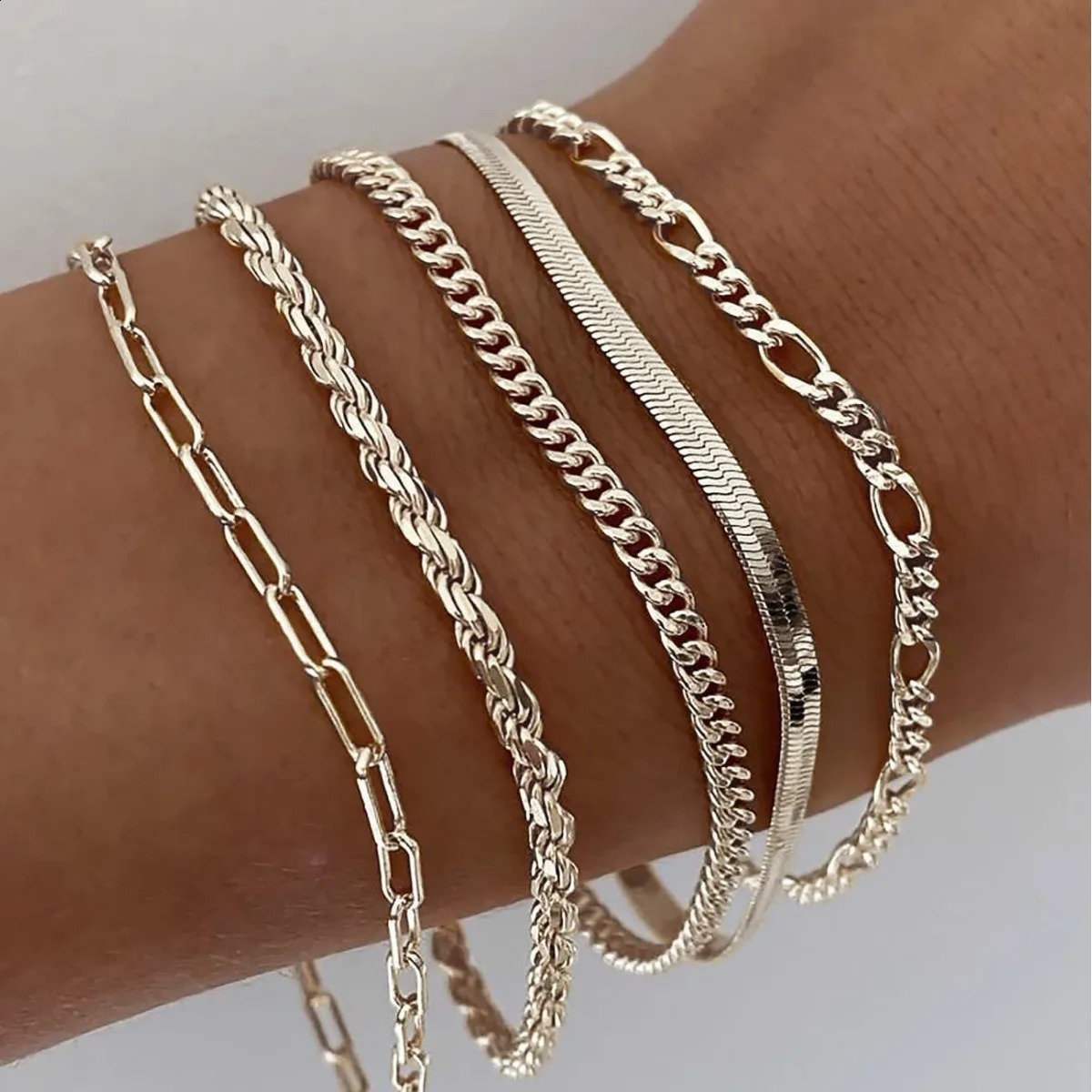 Classic Charm Snake Chain Bracelet Womens Trend Fashion Stainless Steel Cuba Bracelet Fashion Womens Gift Jewelry Gift 240909
