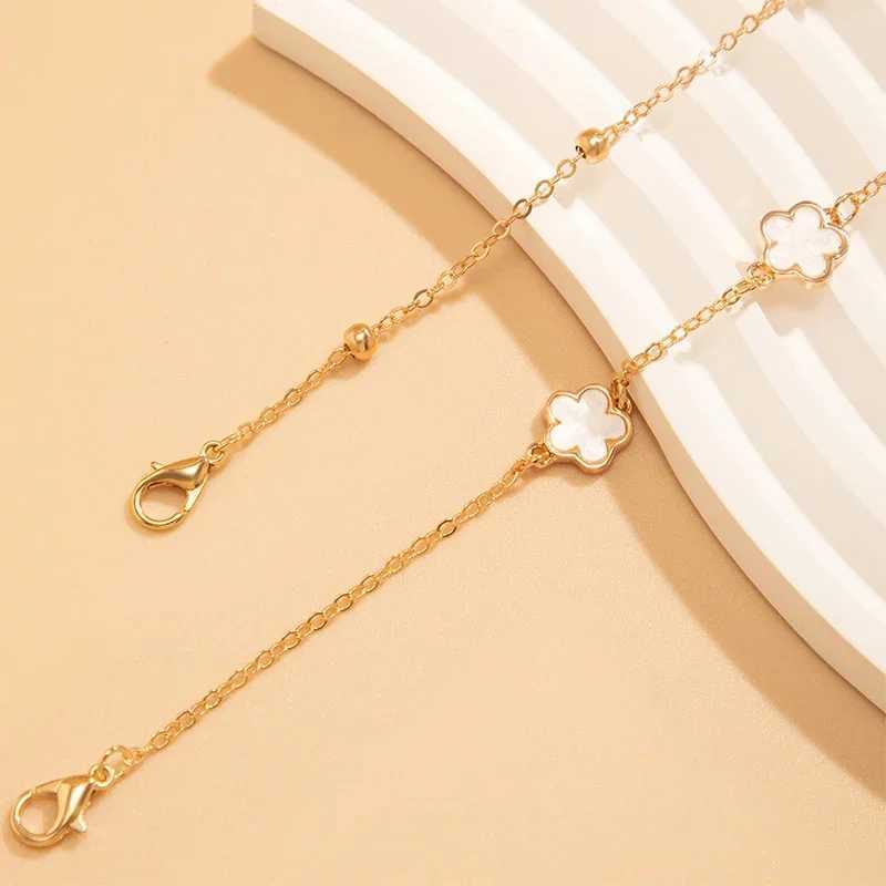 Fashionable clover flower beach anklet bracelet jewelry summer leg layered anklet 2024 new black and white green color W240913