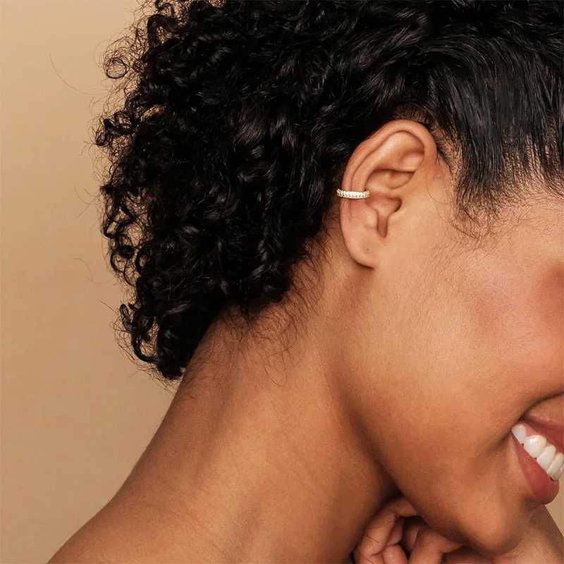 Cubic Zirconia Sparkling C Huggie Ear Cuff Earrings 2024 Trend for Women 14K Gold Plated Hoop Clip on Cartilage EarringX240913