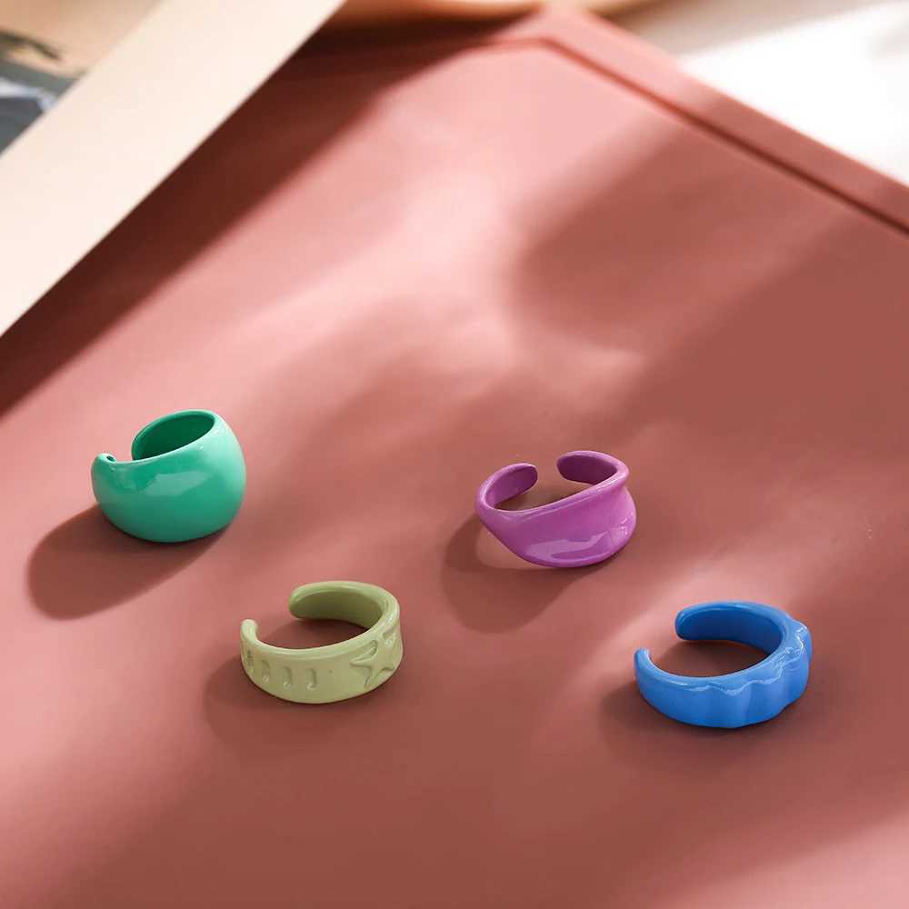 New Fashion C-shape Solid Color Hand-painted Metal Ear cuff Clip on Earrings For Women Fake cartilage Earrings Earclips JewelryX240913