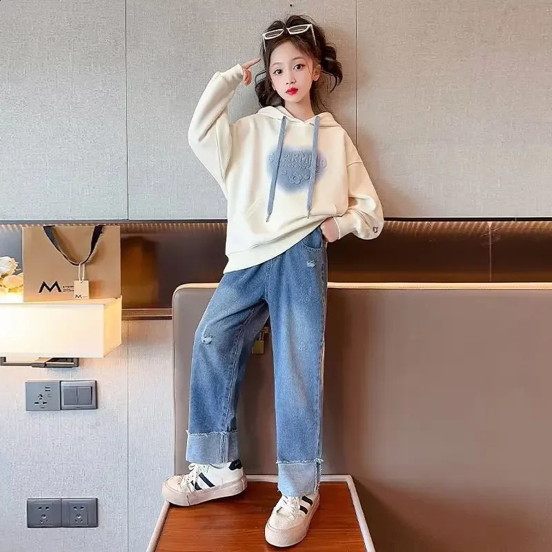 Autumn Winter Spring Girls Clothing Hoodies White Sports Shirts Baby T-shirts Dresses Teenage Childrens Princesses 6 7 8 9 10 11 12 Years Old 240905