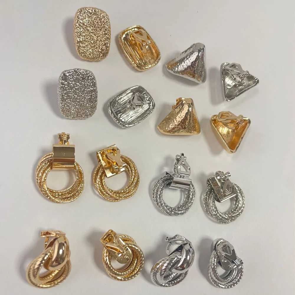 Metal Texture Matte Small Square Non Pierced Earrings Vintage Silver Gold Color Geometric Round Clip on Earrings for WomenX240913