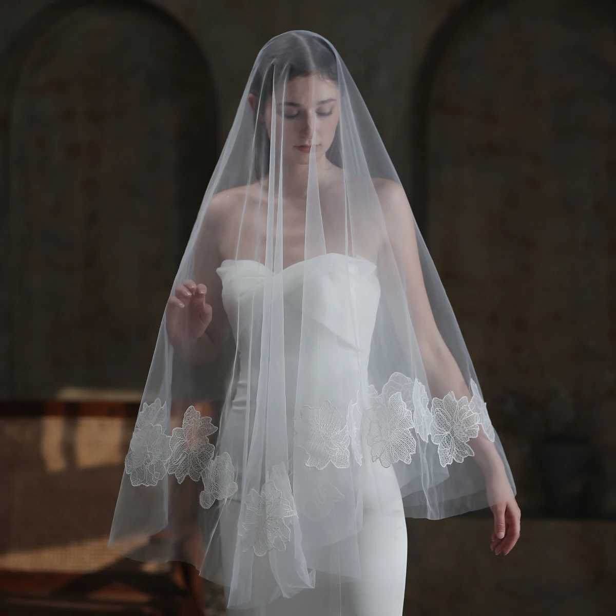 V855 Elegant Wedding Bridal White Lace Veil One-Layer Tulle Appliqued Brides Covering Face Headdress VeilX240913