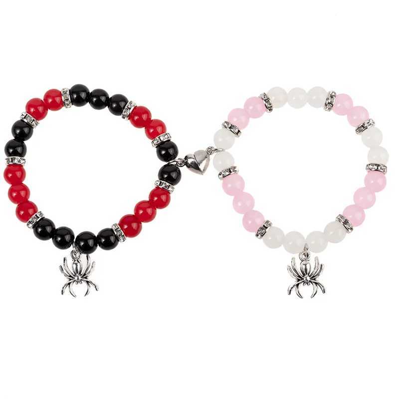 2PCS/Set Gothic Spider Animal Bead Bracelet Heart shaped Magnetic Matching Couple Elastic TBracelets Suitable for Women and Men Halloween Jewelry W240