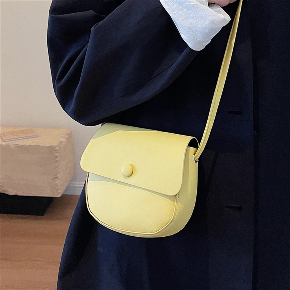 Fashion womens Pu leather cross body bag solid color flip messenger bag handbag womens shoulder bag handbag 240912