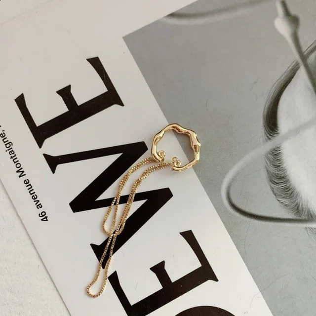 Goth Gold Silver Color Letter C Earcuff Tassel Chain Ear Cuff Piercing Faux Earrings for Women Korean Fashion Clips Jewelry 240906