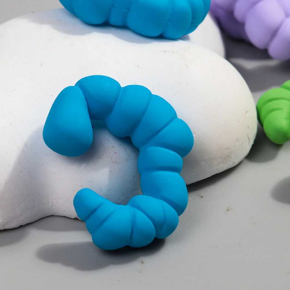 4pcs Korea Acrylic Heart Clip on Earrings for Women Mixed Color Irregular C-Shape Ear Cuff No Piercing Cartilage Earclip JewelryX240913