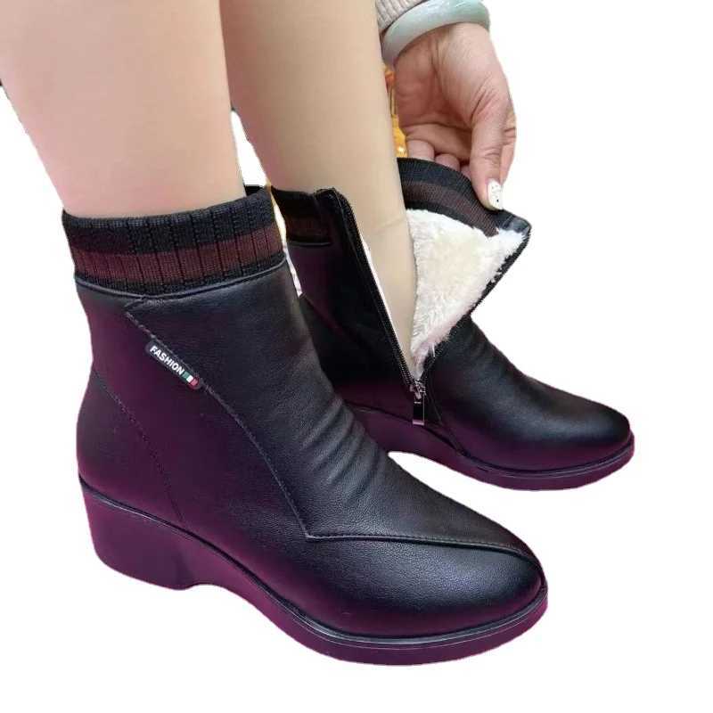 Red Womens Short Boots Winter Warm Platform Boots High Quality Women Rome Shoes Anti-slip and Wear-resistant Modern Boots M240912