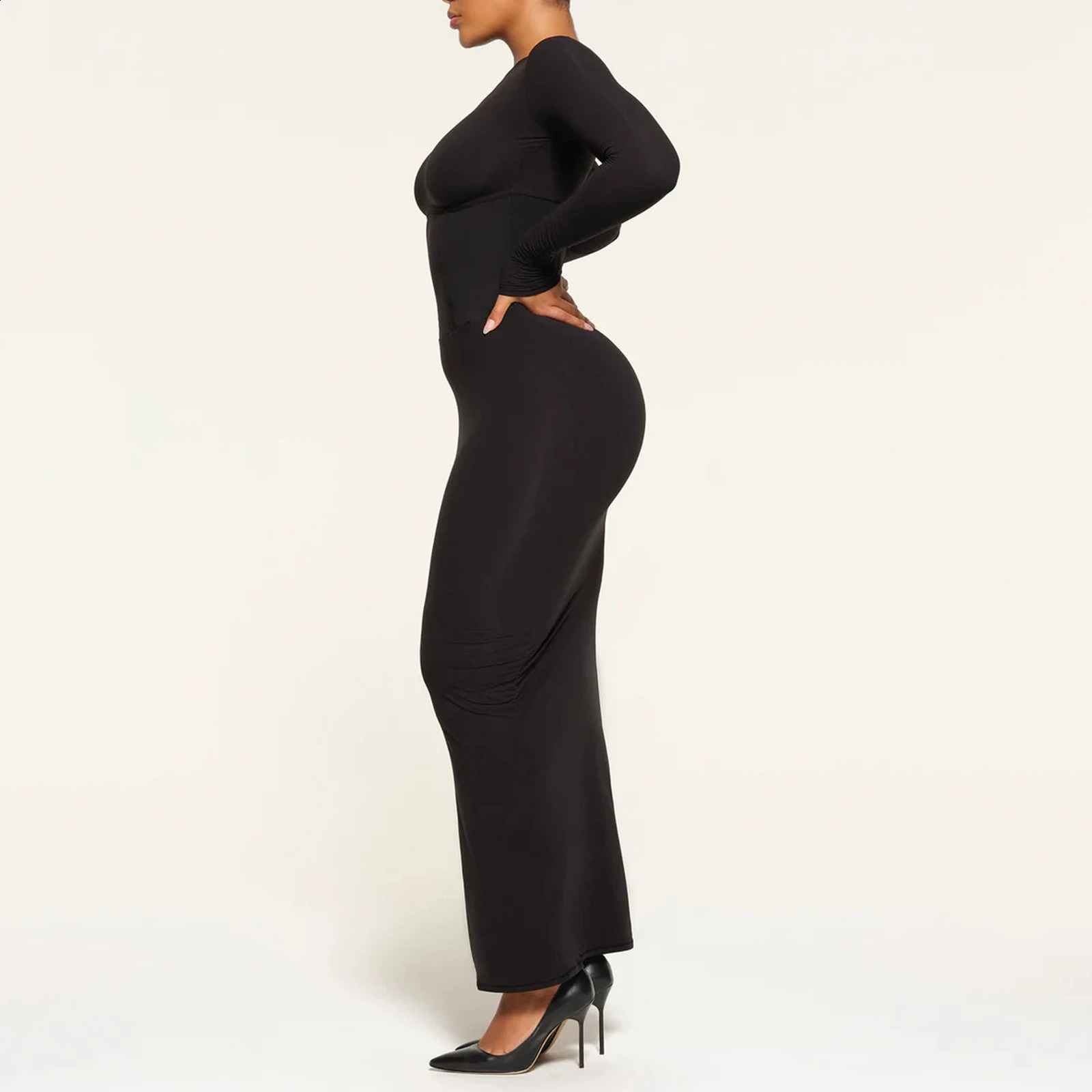 Womens long sleeved dress solid color crew collar slim fit black Maxi sexy girl simple vacation set 240913