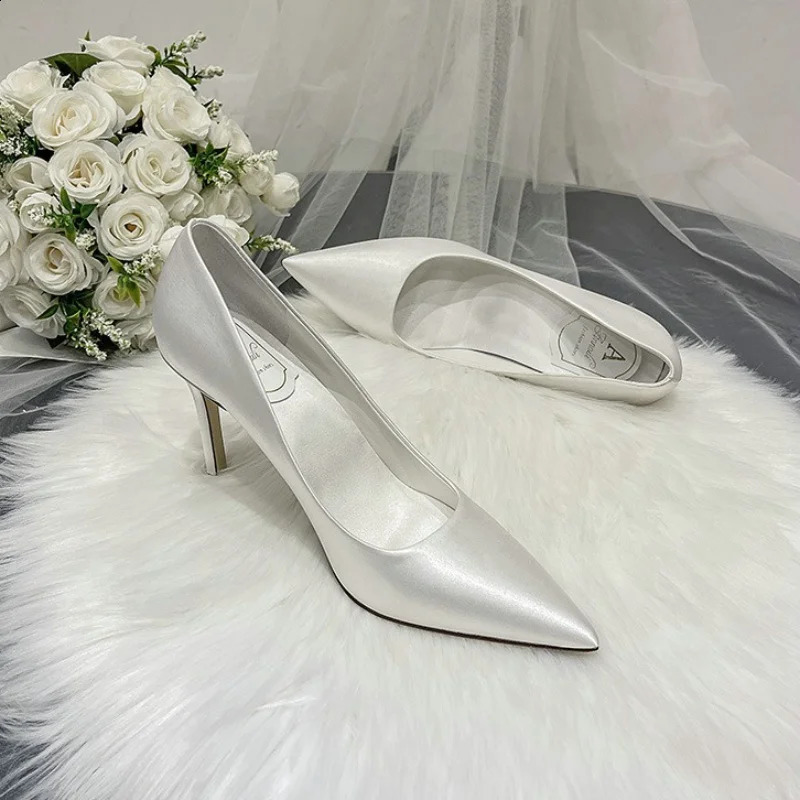 2024 Wedding Shoes White High Heels Womens Stiletto Satin Dress Single Shoes Champagne Bridesmaid Pumps 240910