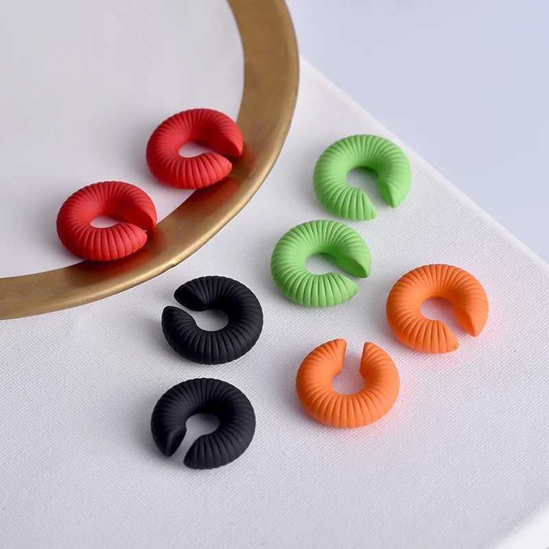 1 Pair Colorful Threaded Round Acrylic Ear Clip Earrings for Women Fashion Simple No Piercing C-Shaped Ear Cuff Female JewelryX240913