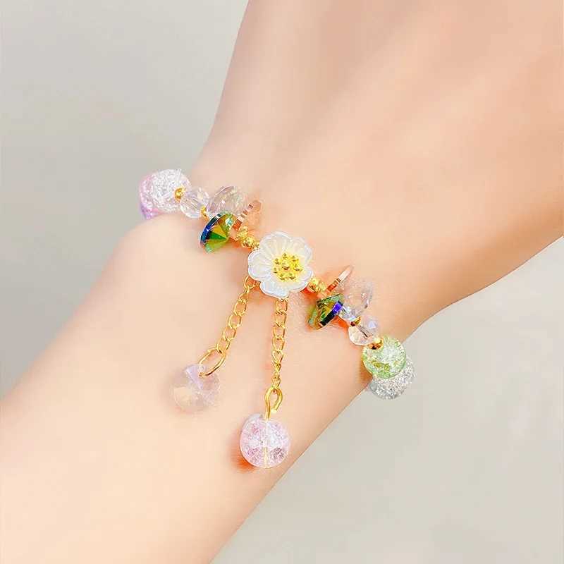 Korean New Sweet Chrysanthemum Bracelet Womens Colored Crystal Bead Elastic Rope Bracelet Girls Party Wedding Jewelry Gift W240913