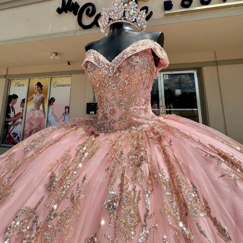 Pink Princess Quinceanera Dresses Off the Shoulder Ball Gown 2024 Sweet 16 Dress Beads Gold Appliques Lace Tull Vestido 15 De Anos
