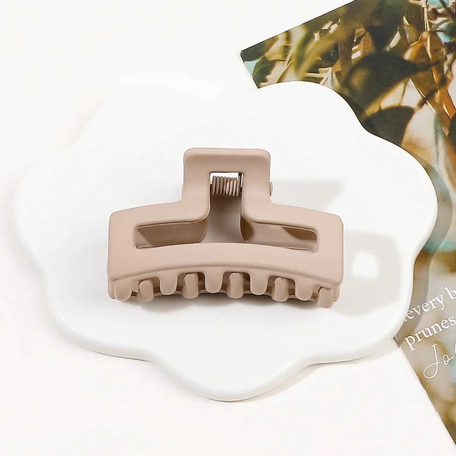 2024 New Fashion Small Frosted Geometry Clip Hairpin Barrettes for Women Girl Accessories Headwear Hair Claw WholesaleX2409