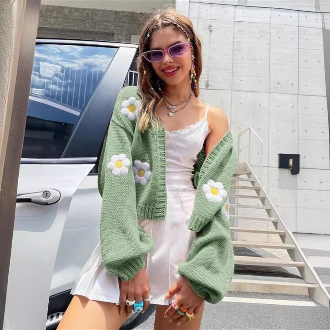 Autumn New Sweet Flower Pattern Cardigan Loose Short Knitted Women's Sweater