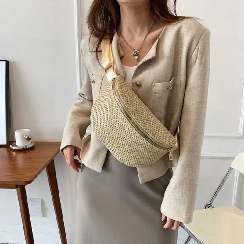 Straw Woven Fanny Pack for Women Rattan Coin Wallet Waist Bag Ladies Chest Belt Bag Pillow Cross Body Bag Z240912