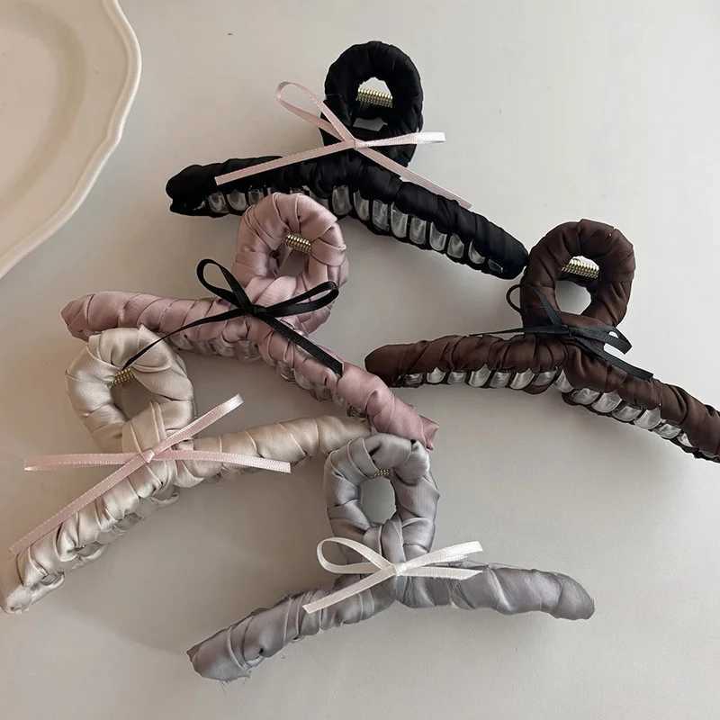 New Arrival Stylish Hair Claw with Ribbon and Shark Teeth Large Size Hair Clip Women Fashionable Fabric-wrapped Hair AccessoryX240912