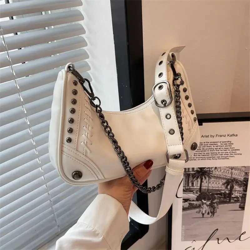 Gothic Bag Vintage 2024 Fashion Moto Biker Shoulder Rock Style Metal Chain Pu Leather Casual Handbags for Women 240913
