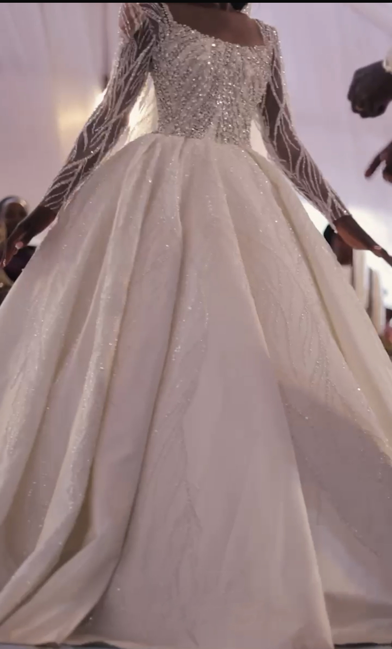 Rhinestones Beaded Luxurious Ball Gown Wedding Dresses Long Sleeves Cathedral Length Glitter Crystals Sequins Wedding Gown Arabic Dubai Bride Dress 20