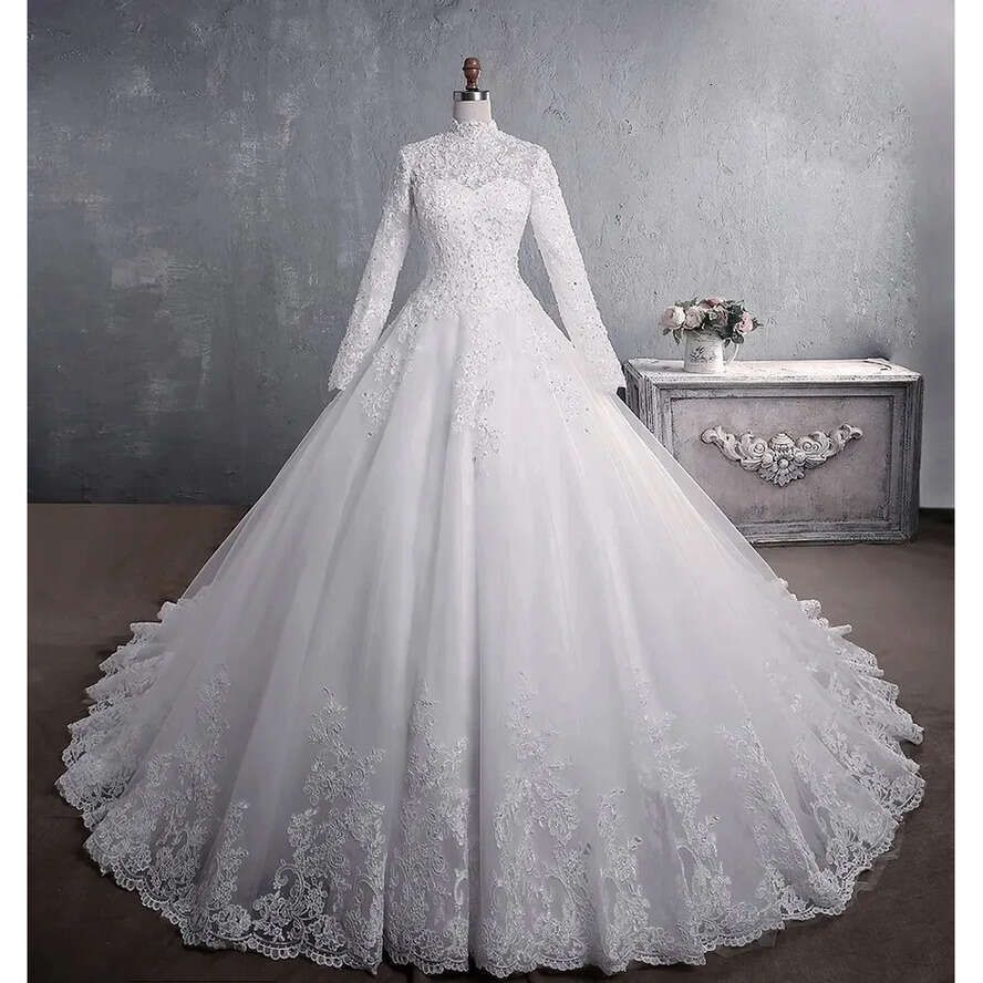 Appliqued Arabic Dubai Lace A E Wedding Dresses With Long Sleeves High Collar Beaded Muslim Bridal Gowns Sweep Train Buttons Back Modern Vestidos De N