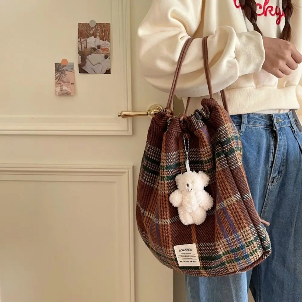 Korean style checkered drawstring bag with large capacity and fashionable checkered drawstring backpack for hiking outdoor Y2k backpack 240912