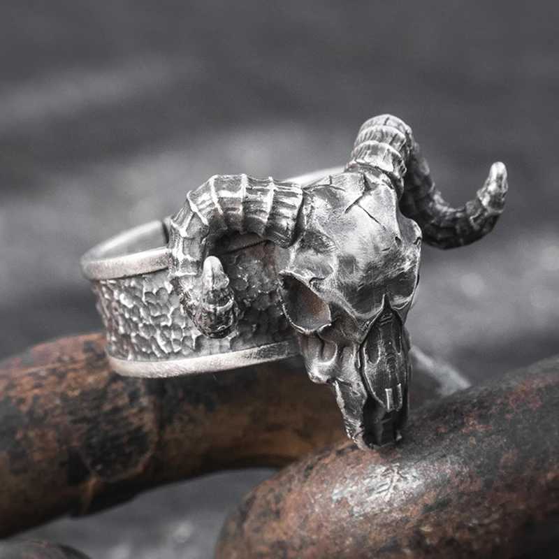 Band Rings Vintage Retro Punk Skull Devil Horn for Men Women Couples Personality Party Hip Hop Claw Ring Jewelry Wholesale H240913