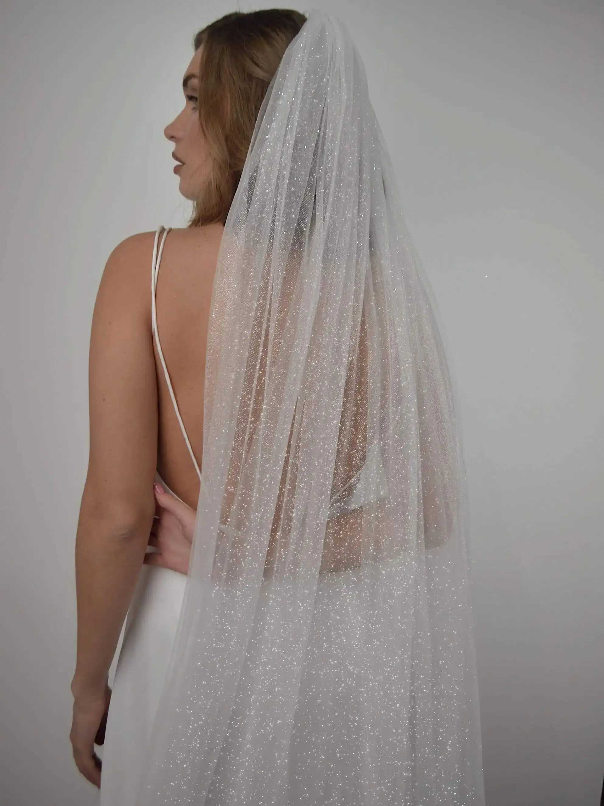 Long Sparkling Bridal Veil Luxury Shine Wedding Veil in Golden Hues with Sequins Cathedral Length Golden Veils with Comb V101X240913